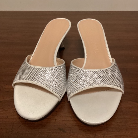 J.CREW LEATHER SLIP ON SANDALS WITH KITTY HEELS WITH SILVER RHINESTONE SZ 6.5 - Picture 1 of 11